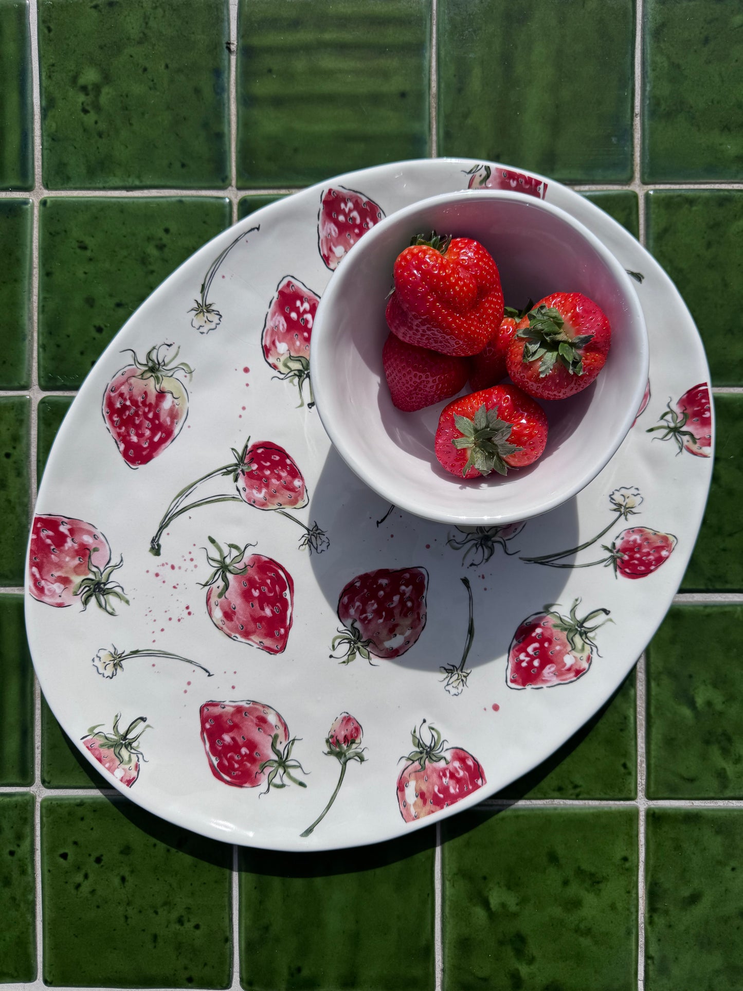 Aardbeien schaal keramiek - speels rood servies | Boltze - STRAWBERRY